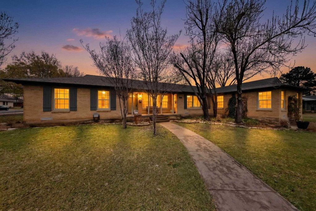 Property photo 1 of 31
