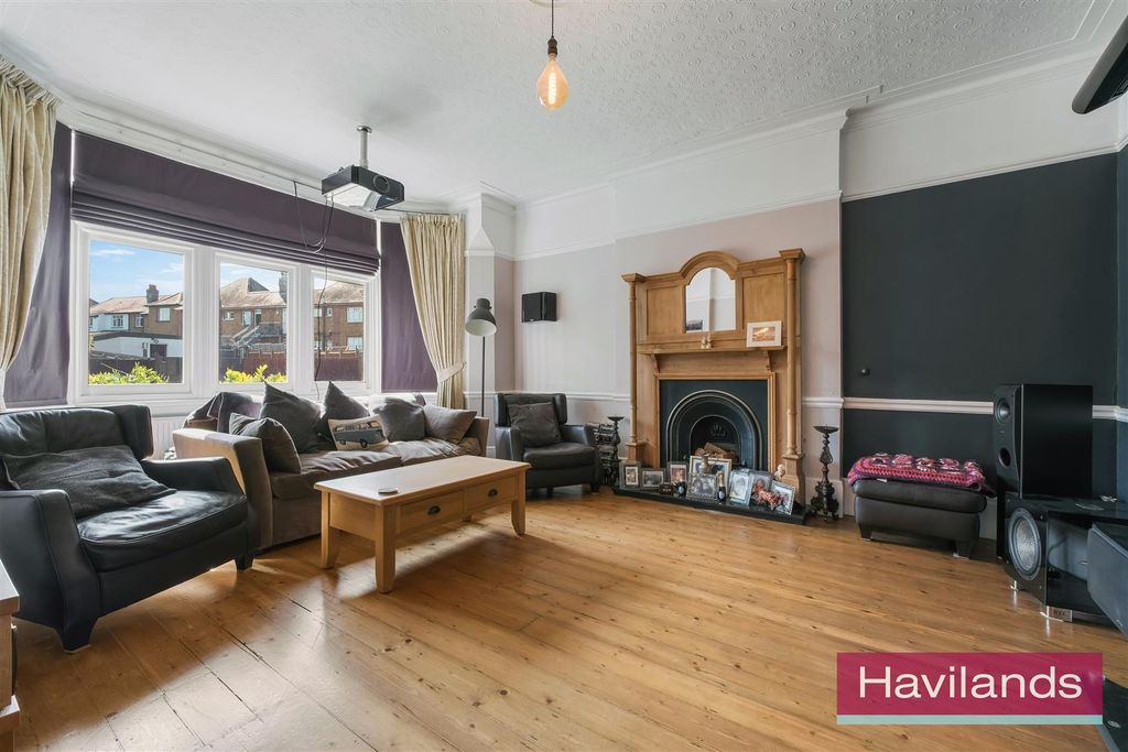 Property photo 3 of 21 Green Dragon Lane-14.Jpg