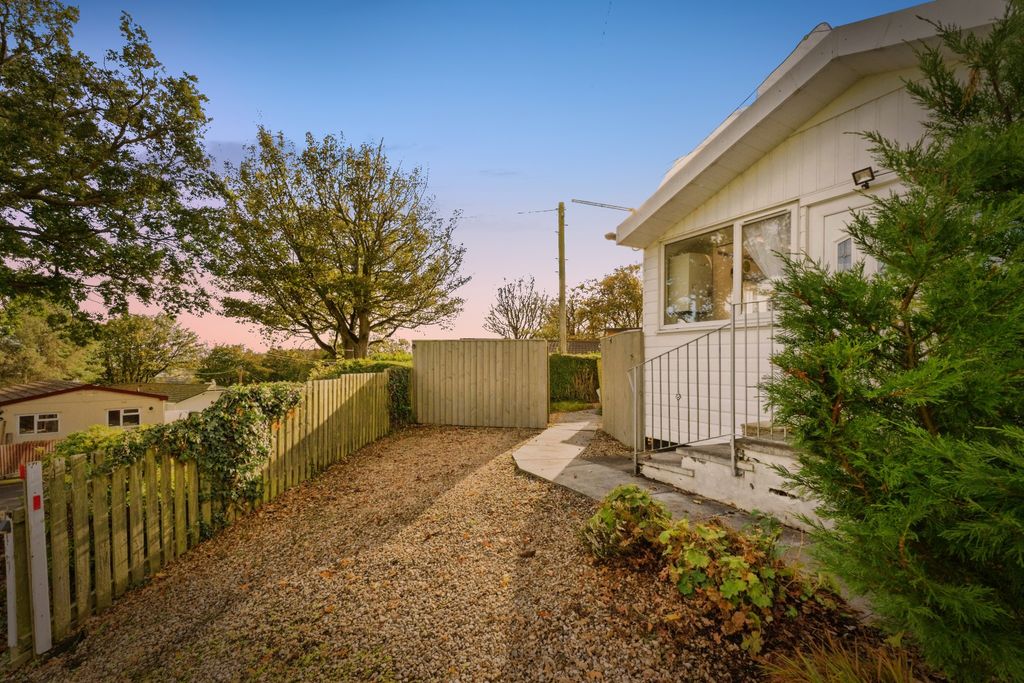 Property photo 1 of 14 Duskshots-2942De46_21E95693-41 20For