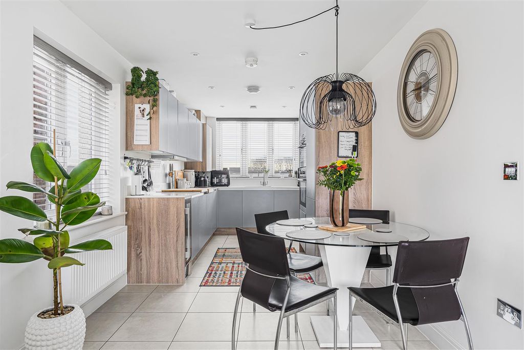 Property photo 2 of 19 2_75044.Jpg