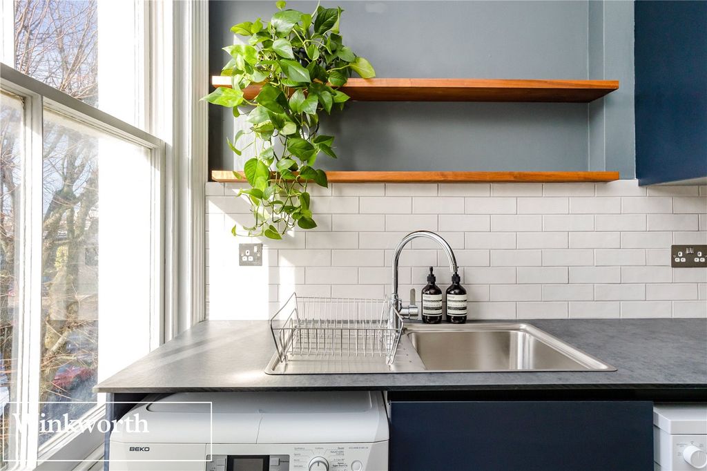 Property photo 3 of 7 Picture No. 27