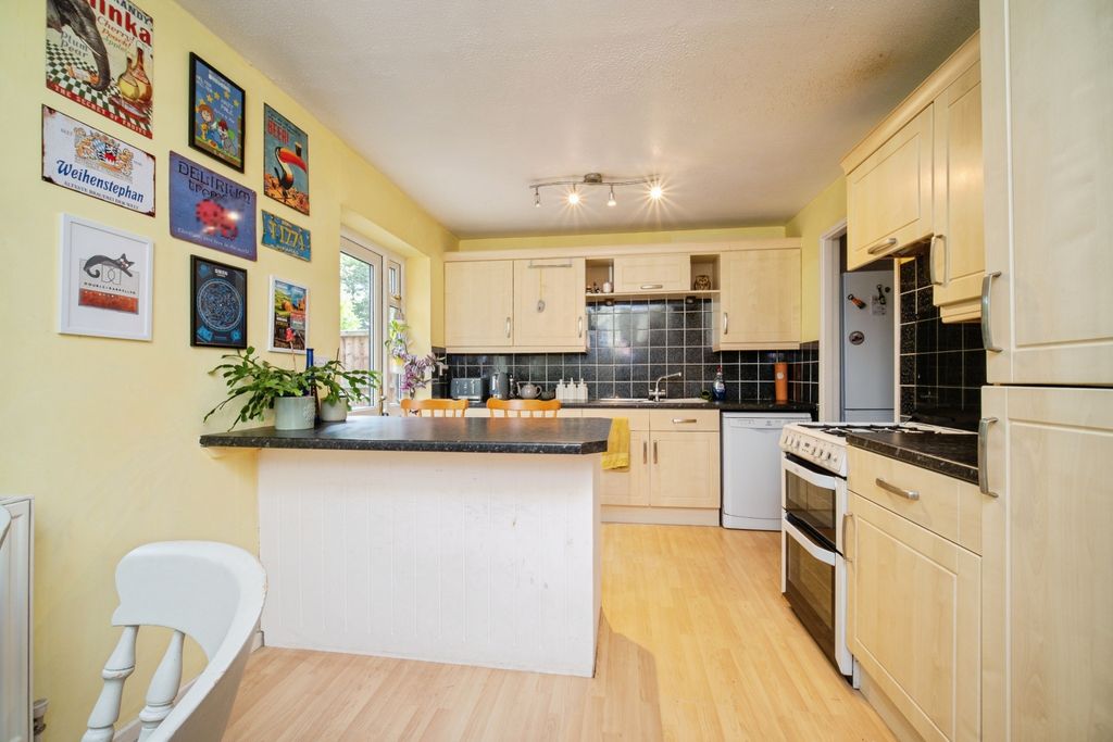 Property photo 3 of 23
