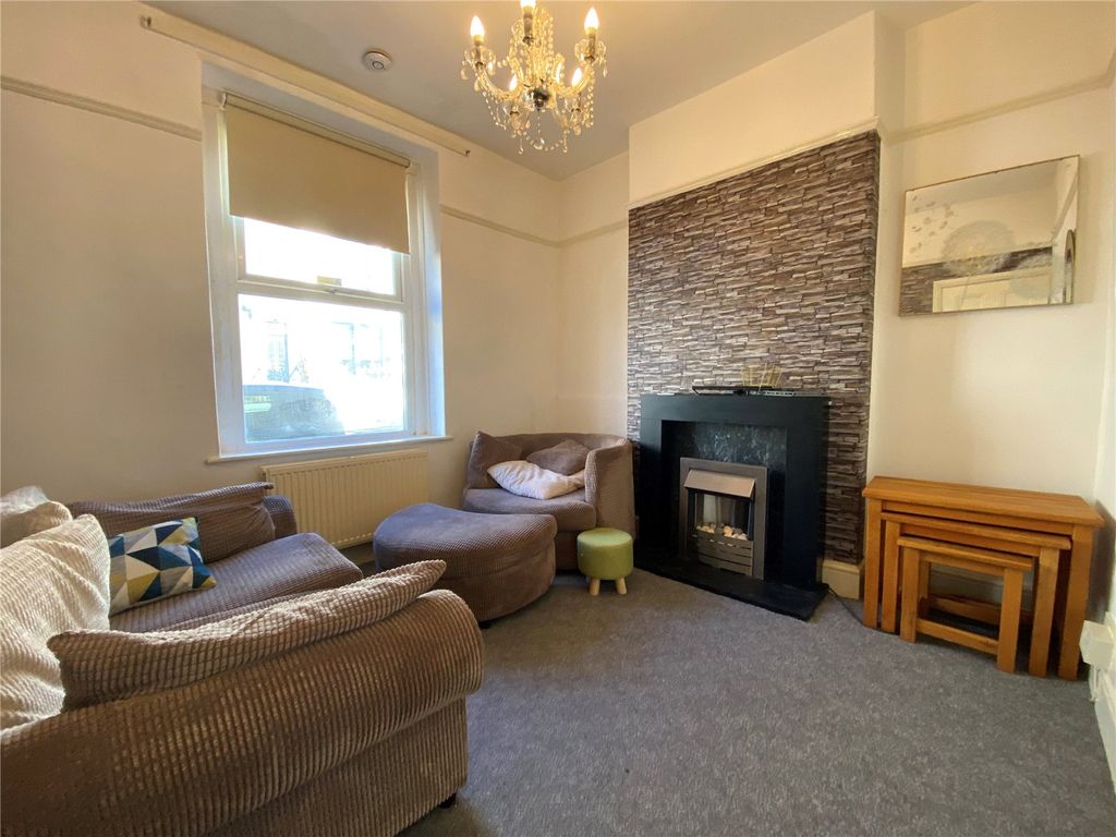 Property photo 2 of 8 Living Room