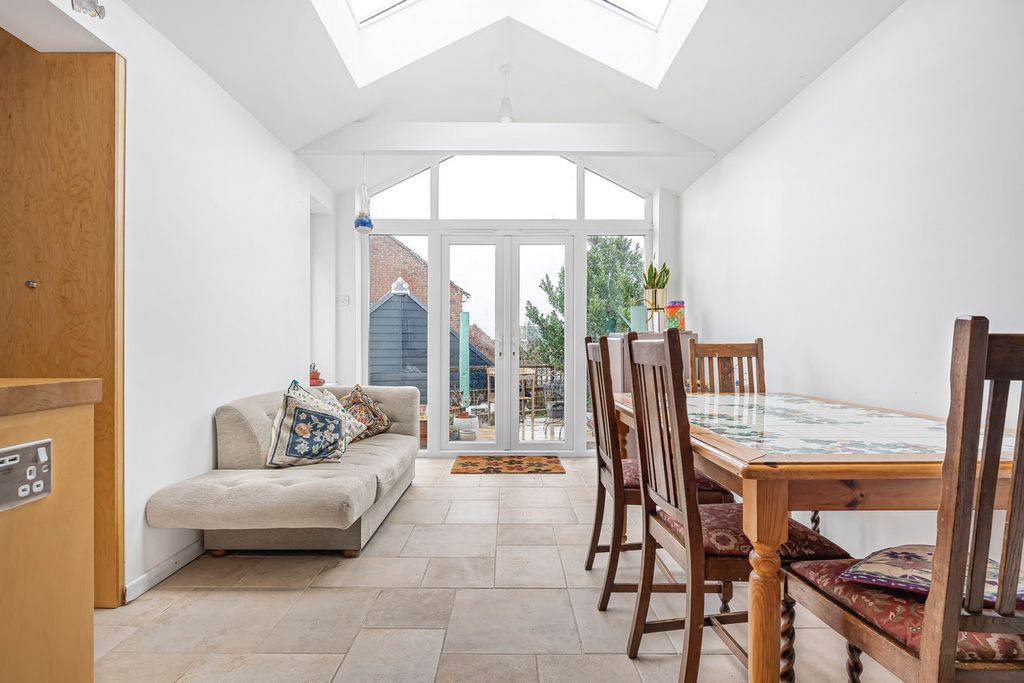 Property photo 3 of 18