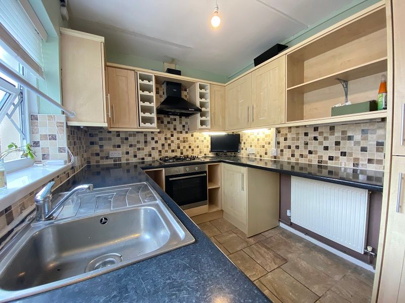 Property photo 3 of 5 Kitchen