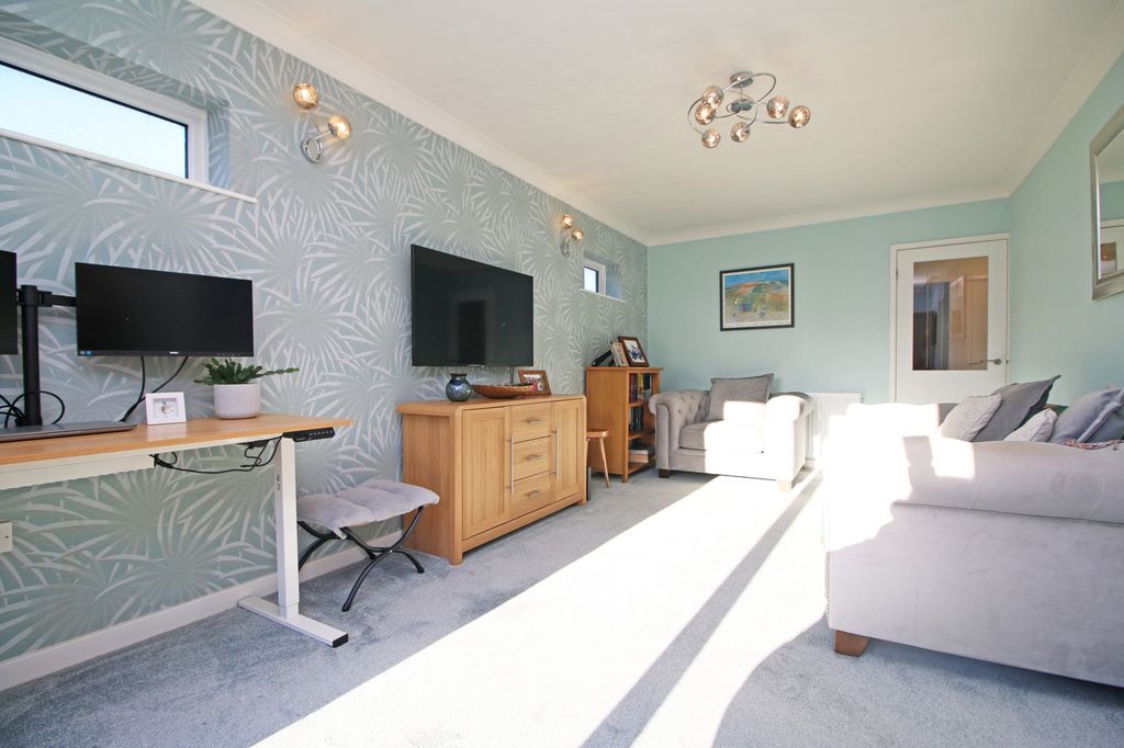 Property photo 3 of 20