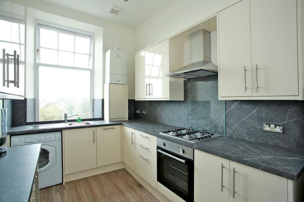 Property photo 2 of 12 Kitchen
