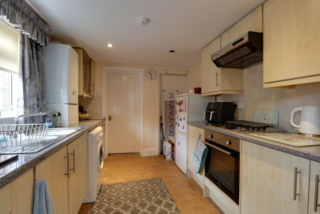 Property photo 2 of 12 Kitchen 194A