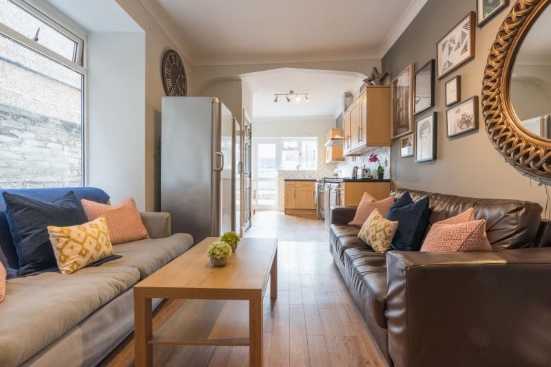 Property photo 1 of 7 Photo 0