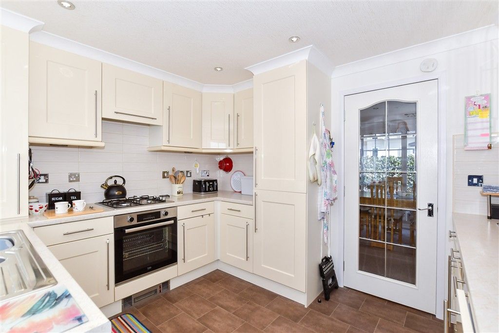 Property photo 1 of 11 Kitchen