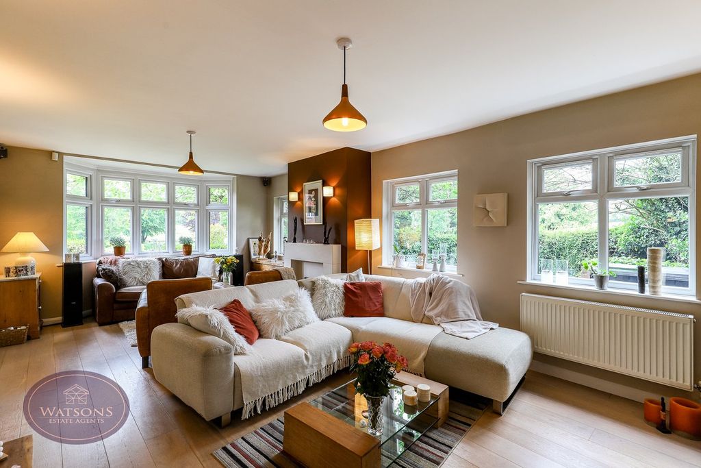 Property photo 2 of 43