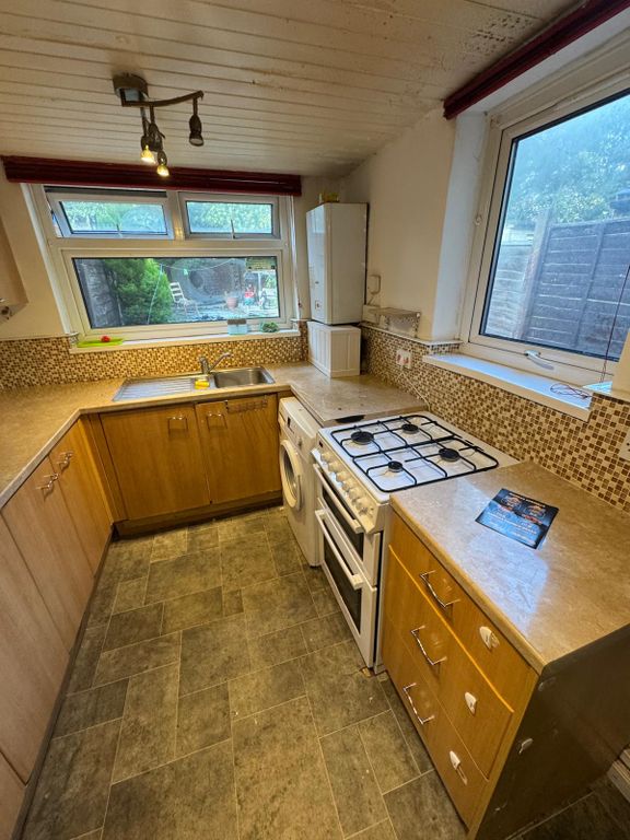 Property photo 1 of 9 Three Bedroom House Close To Barking Tube Station- Ideal For Working Families