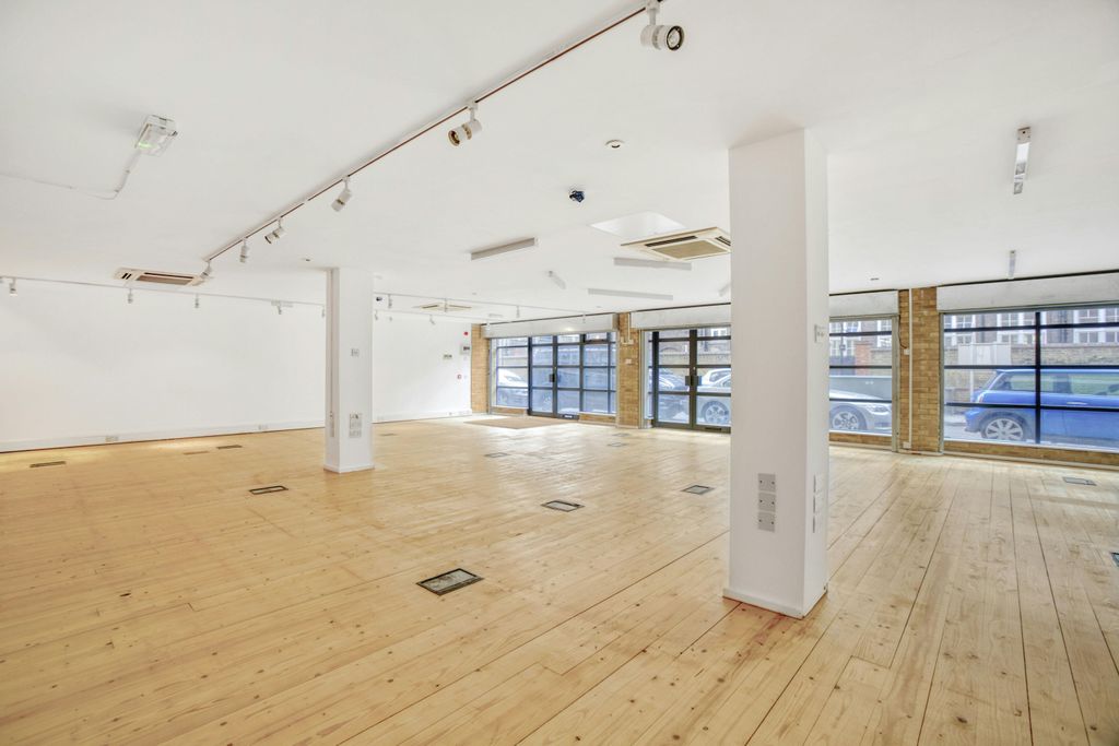 Property photo 1 of 13 33_12585.Jpg