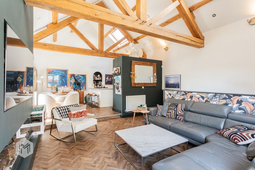 Property photo 2 of 30 Photograph