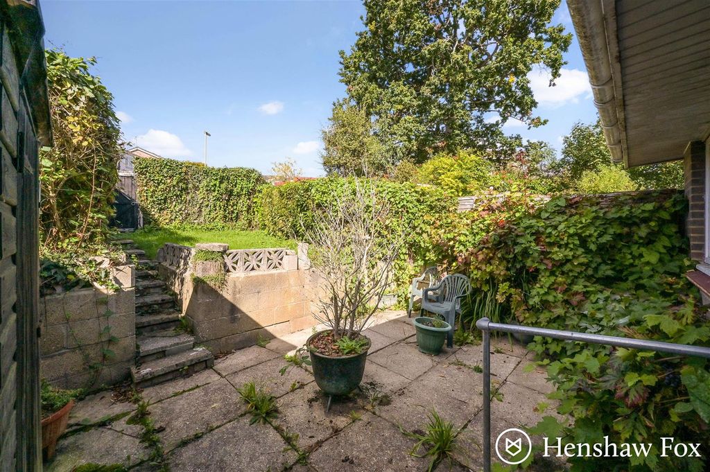 Property photo 2 of 12 Ph5_6226759 - Copy.Jpg