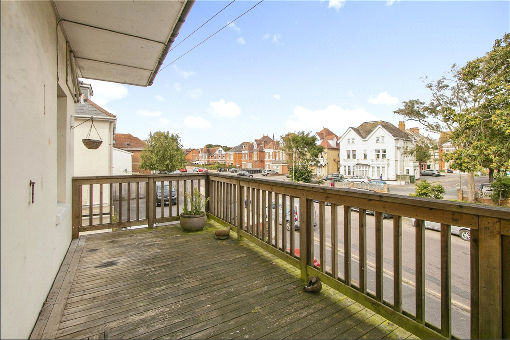 Property photo 2 of 8 Balcony
