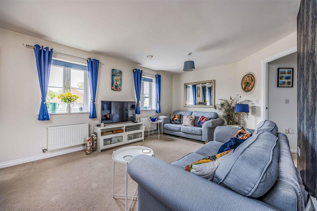 Property photo 2 of 14 Flat 3 Moulier Court, St Georges Road, Denmead-Sma