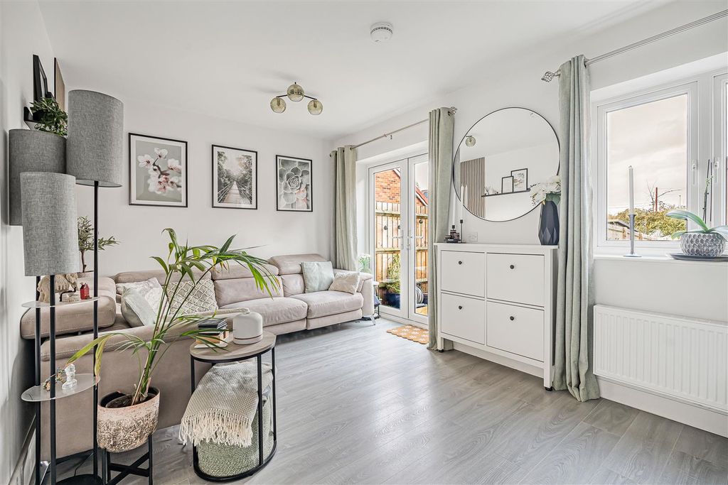 Property photo 2 of 17 21_70508.Jpg