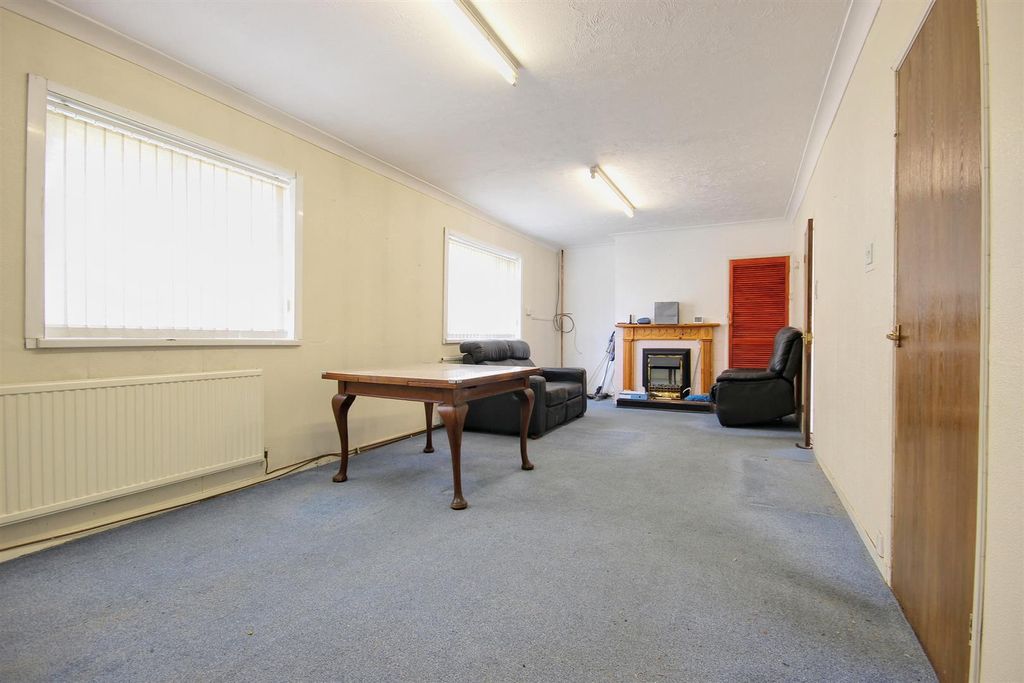 Property photo 3 of 16 Open Plan Living / Dining Room