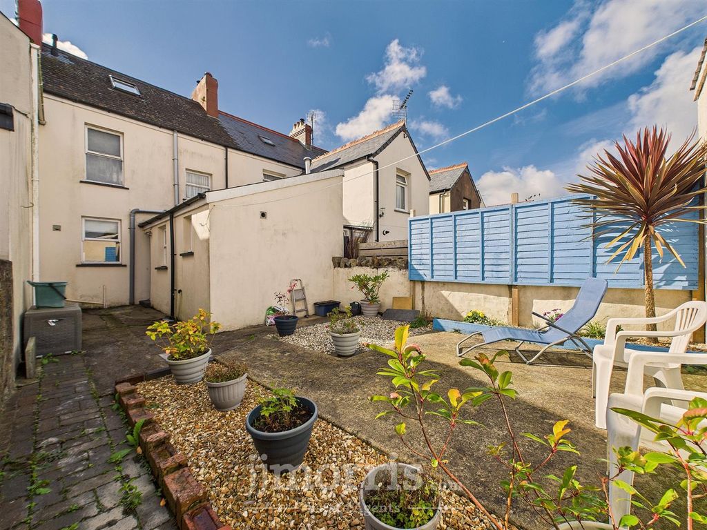 Property photo 3 of 34 Externally