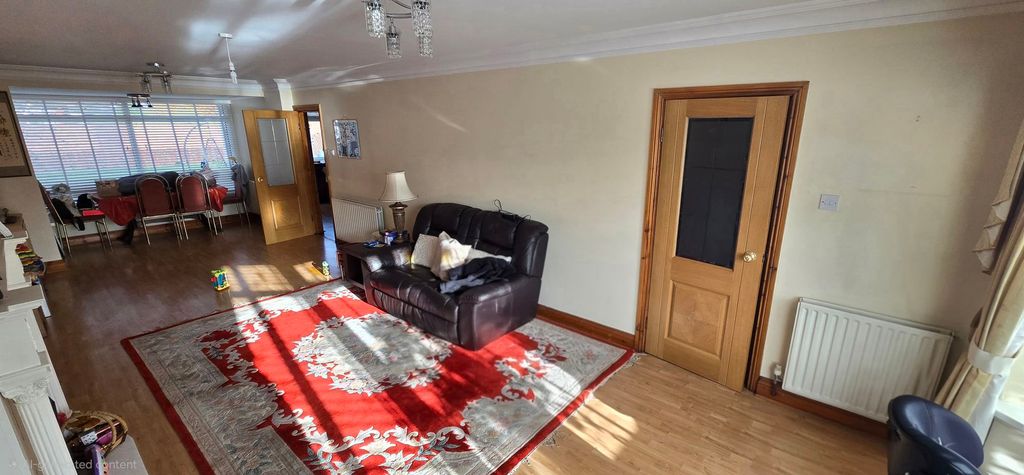 Property photo 2 of 22