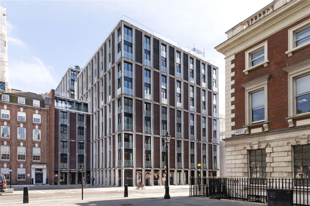 Property photo 3 of 6 External