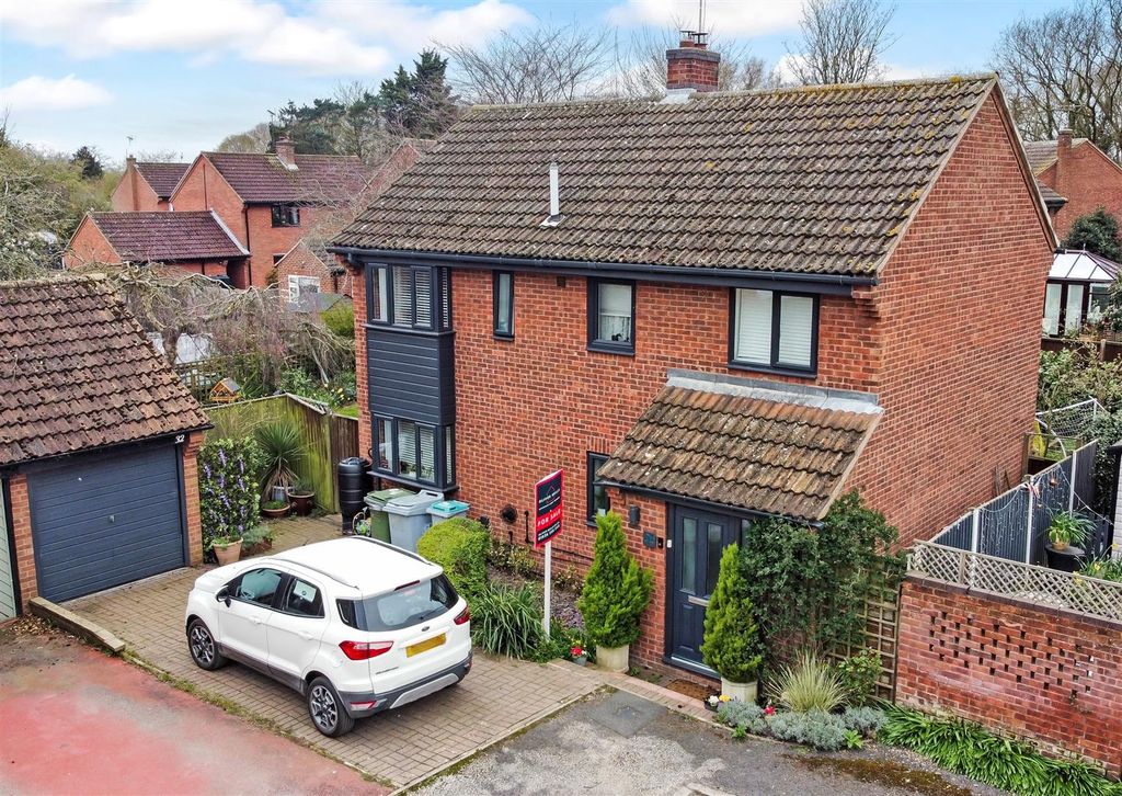 Property photo 1 of 20 Elevated Front Aspect 221