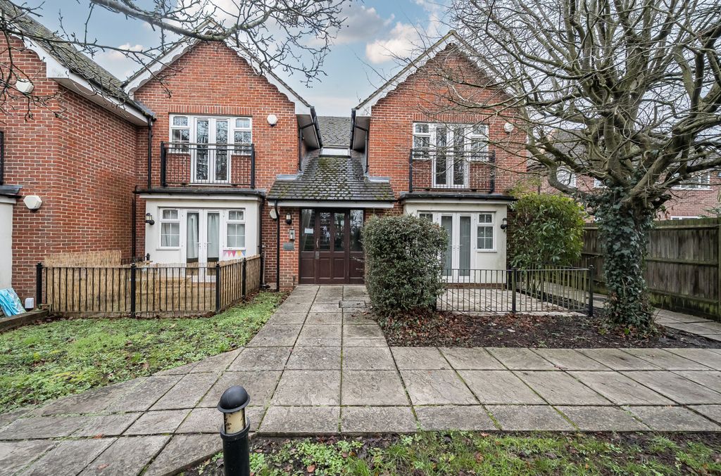 Property photo 1 of 17 1396790-7-6967Be6...