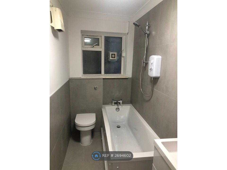 Property photo 3 of 14 Bathroom