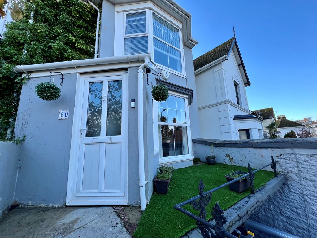 Property photo 1 of 2