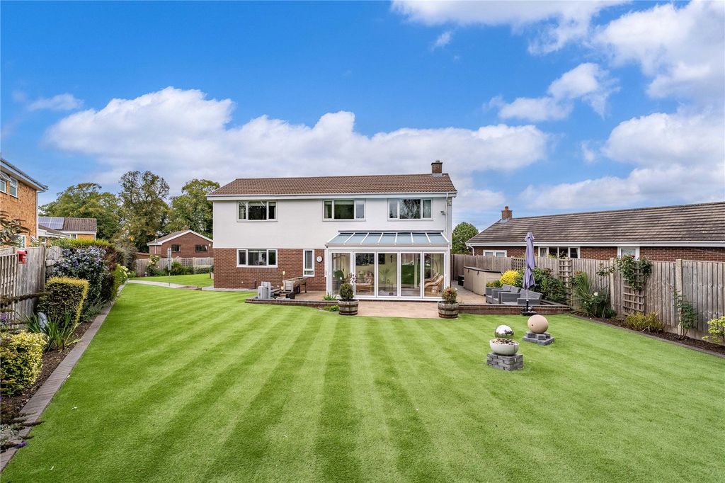 Property photo 2 of 45 Picture No. 06