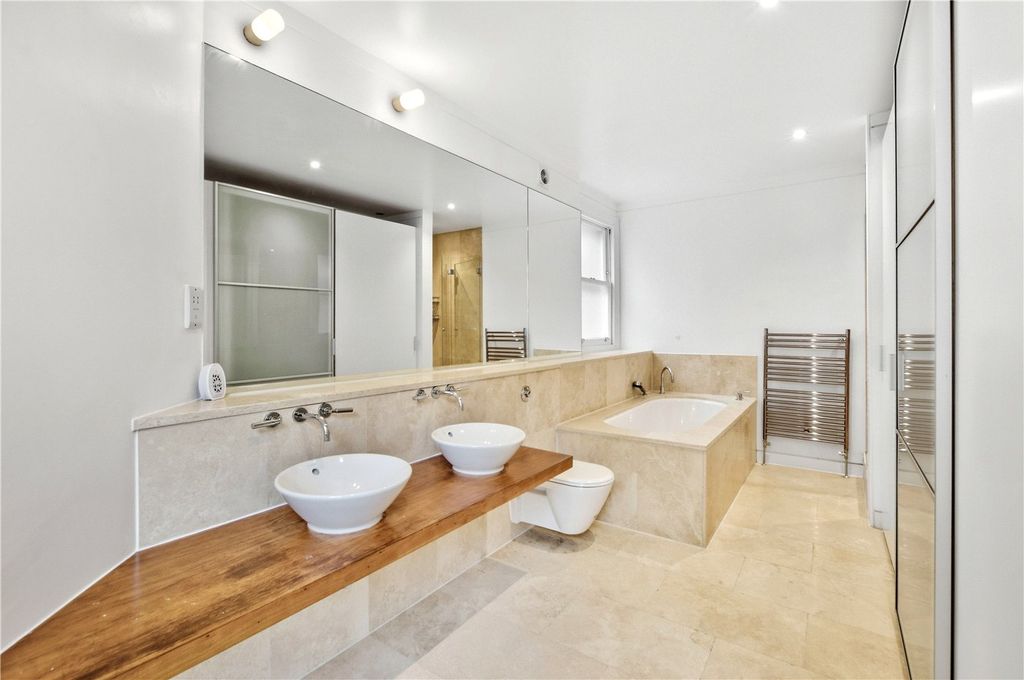 Property photo 3 of 15 Picture No. 02