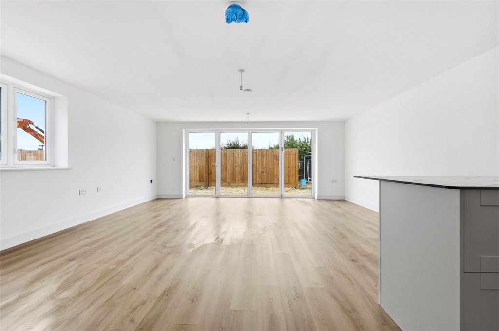 Property photo 3 of 10 Picture No. 06