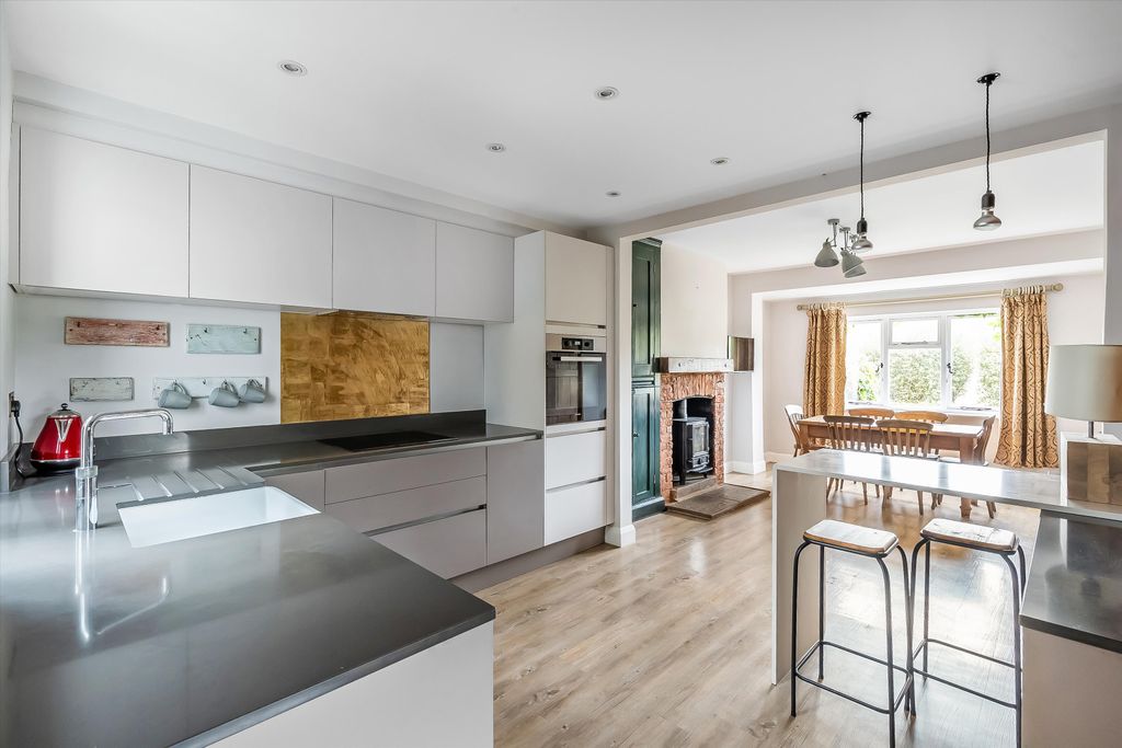 Property photo 3 of 22 Image