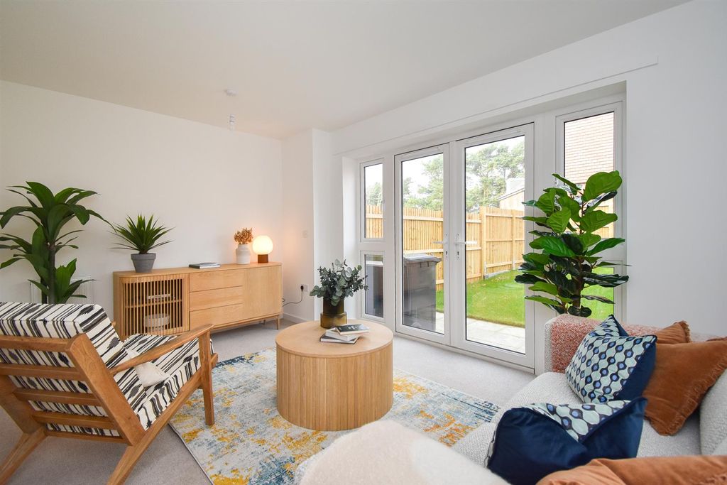 Property photo 2 of 20 Lounge 1.Jpg