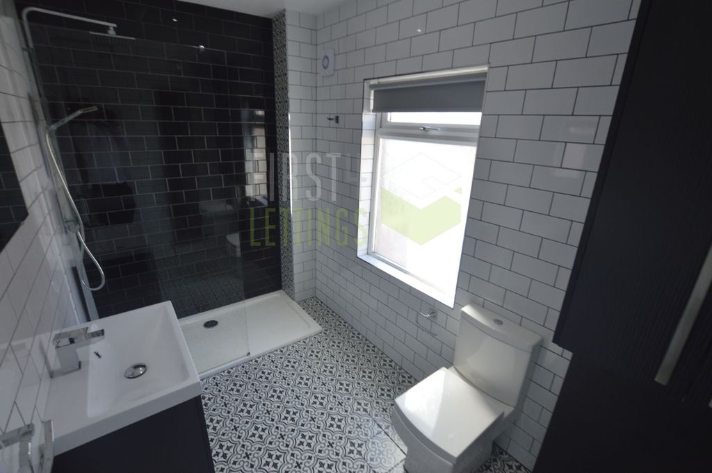 Property photo 3 of 9 Shower Room