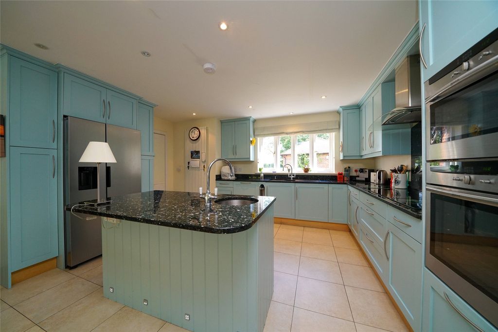 Property photo 3 of 19 Picture No. 14