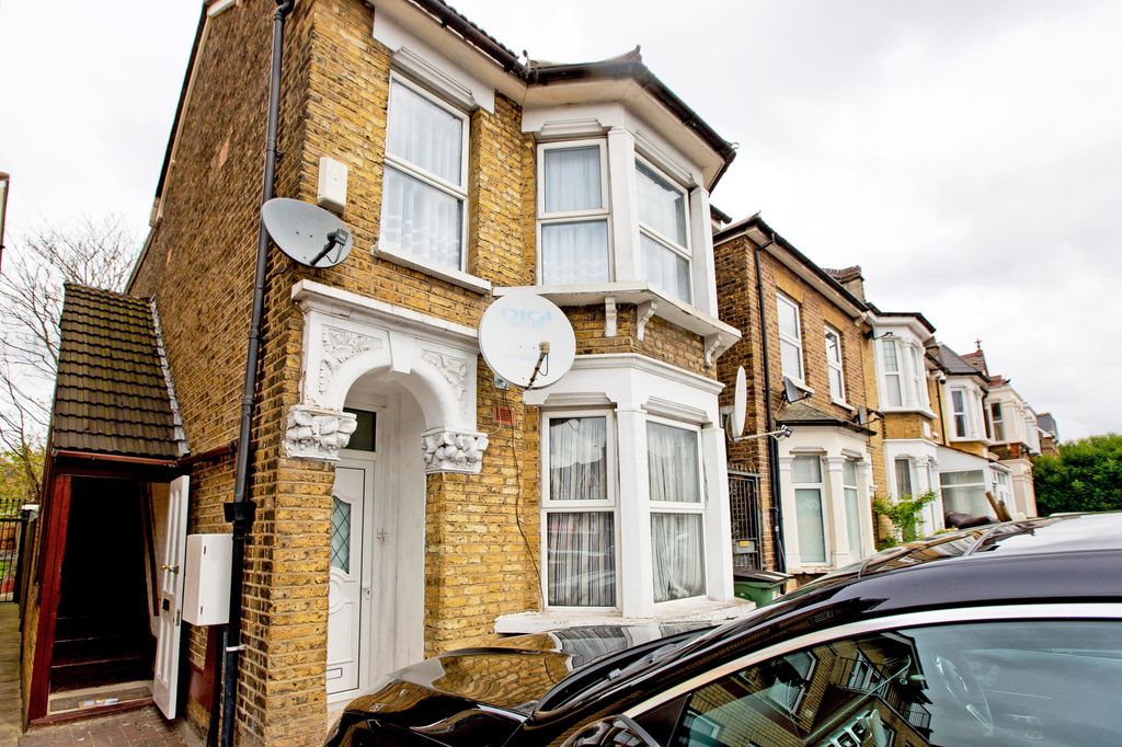 Property photo 1 of 9