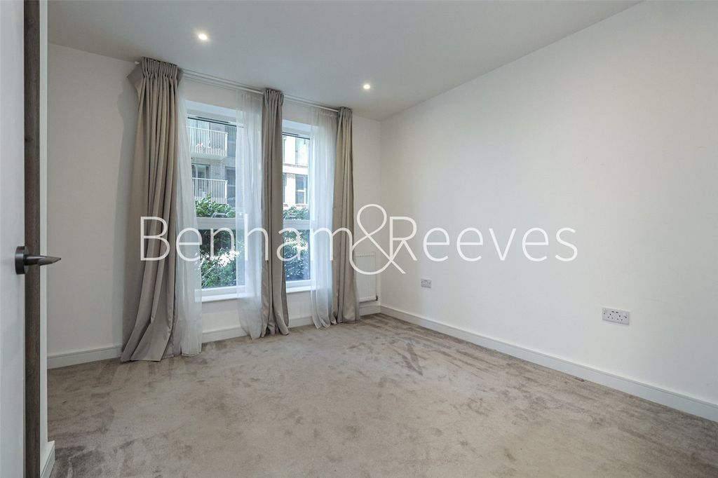 Property photo 3 of 17 Picture No. 02