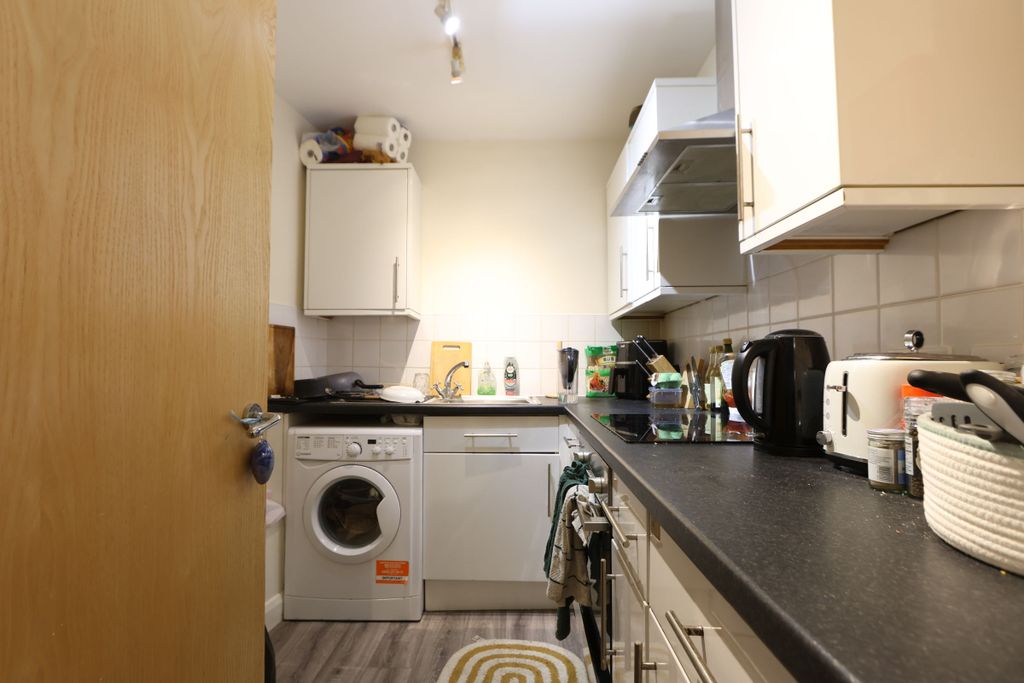 Property photo 3 of 6