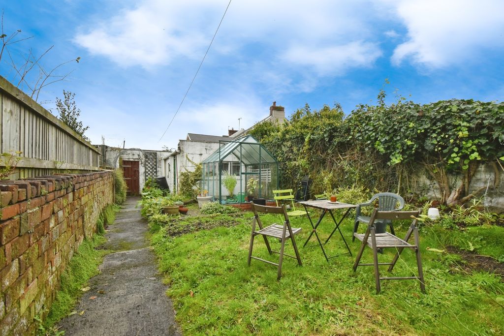 Property photo 3 of 18 Photo