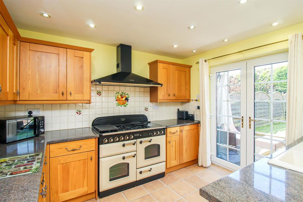 Property photo 3 of 15