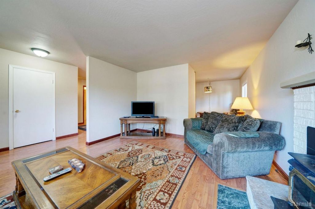 Property photo 1 of 27