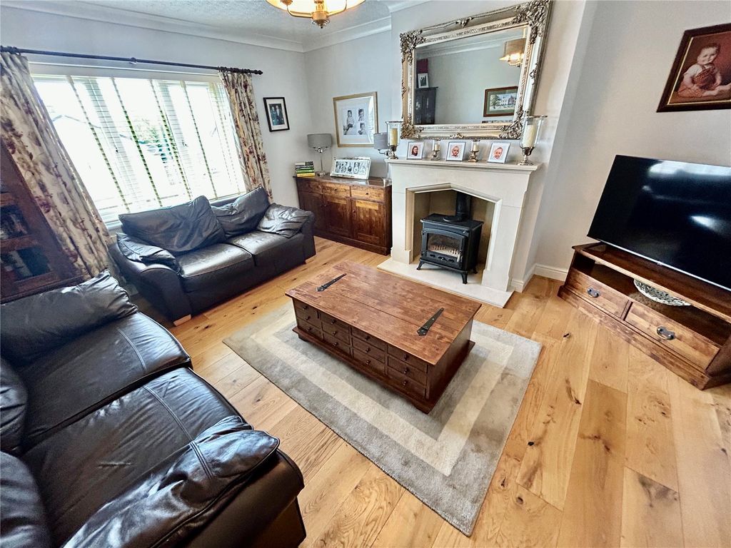 Property photo 2 of 18 Picture No. 17
