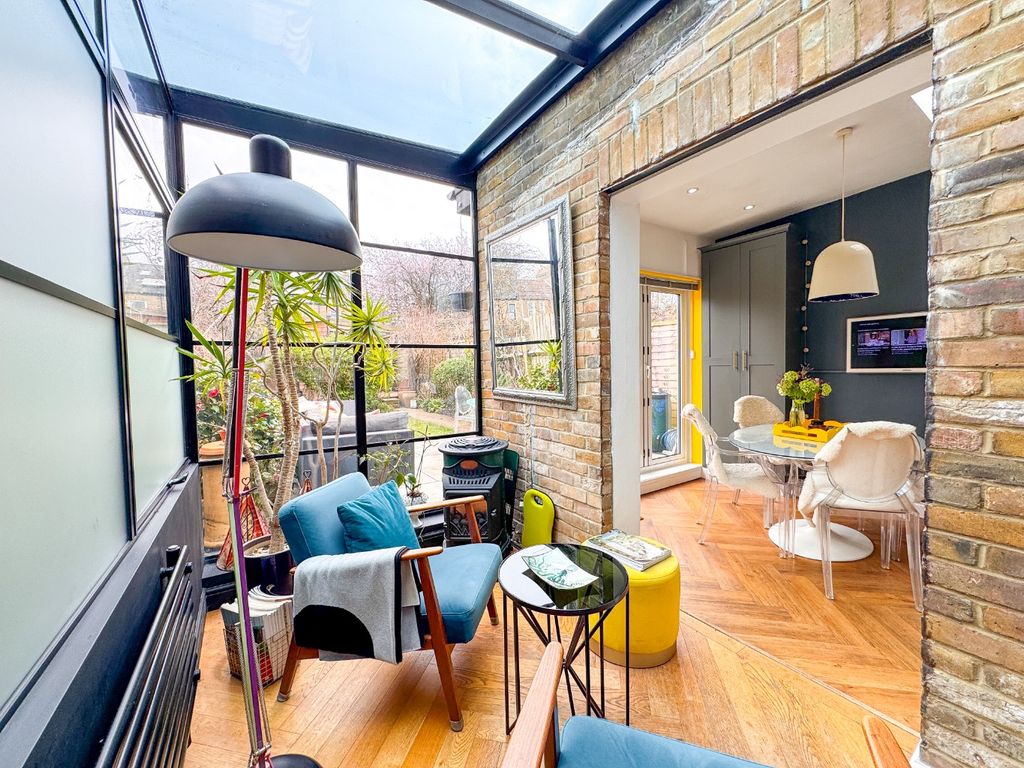 Property photo 2 of 37 4926345