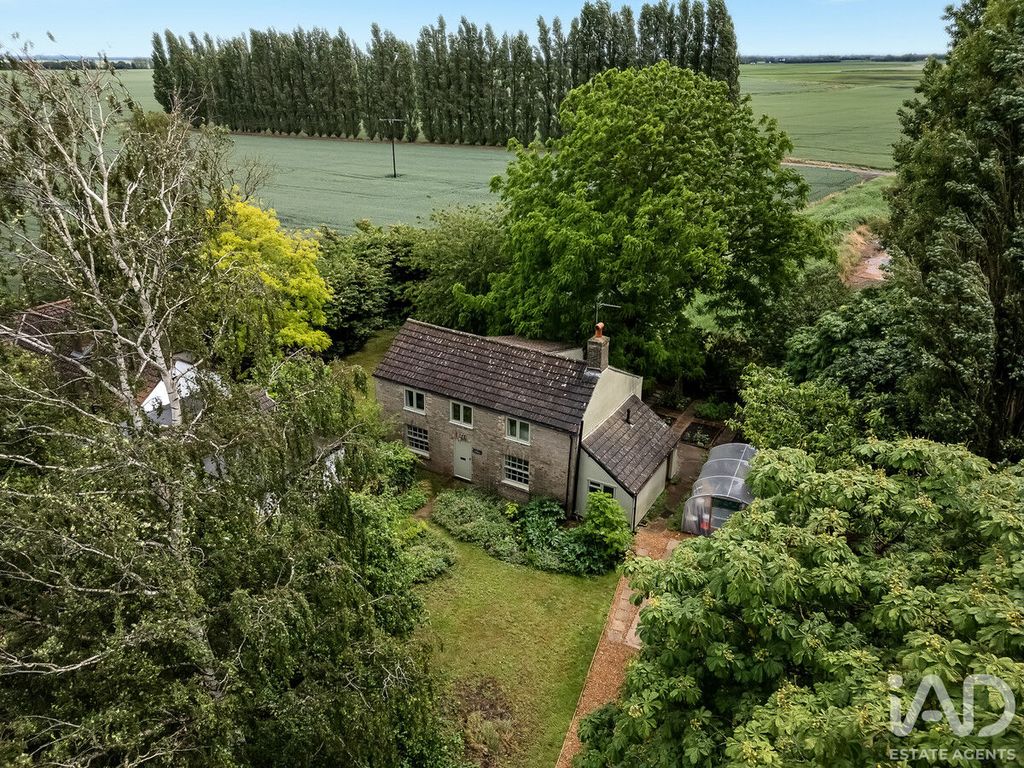 Property photo 2 of 47