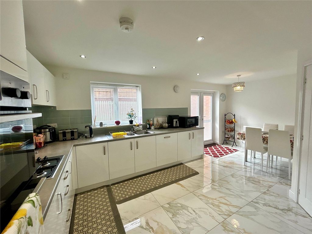 Property photo 2 of 27 Picture No. 22