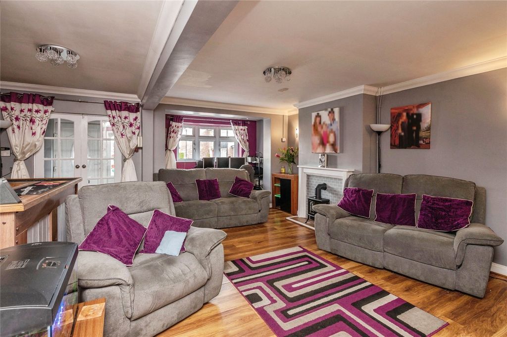 Property photo 2 of 18 Photo