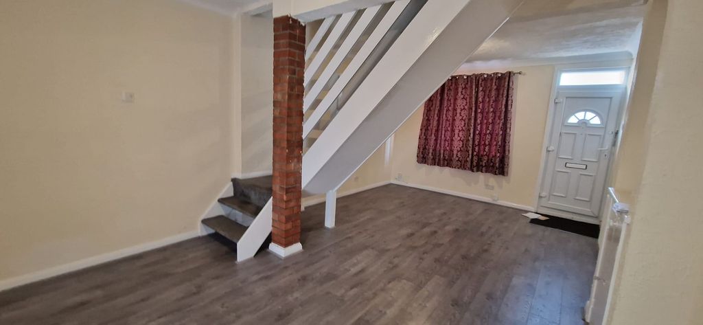 Property photo 3 of 7