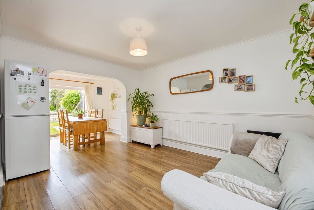 Property photo 3 of 25 Pbox-Img.Jpg